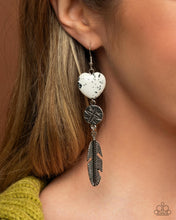 Load image into Gallery viewer, Paparazzi ♥ Free-Spirited Fame - White ♥ E1714