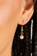 Load image into Gallery viewer, Paparazzi ♥ Traditional Transcendence - Gold ♥ Necklace EX29