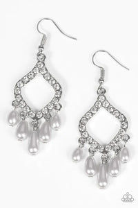 Paparazzi ♥ Divinely Diamond - Silver ♥ E1037