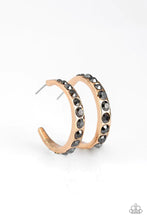 Load image into Gallery viewer, Paparazzi ♥ Welcome To Glam Town - Gold ♥ E883