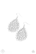 Load image into Gallery viewer, Paparazzi ♥ Start With A Bang - White ♥ E2198