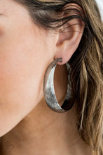 Load image into Gallery viewer, Paparazzi ♥ Desert Wanderings - Silver ♥ Post E2295