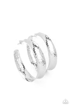 Load image into Gallery viewer, Paparazzi ♥ Fearlessly Flared - Silver ♥ E2232