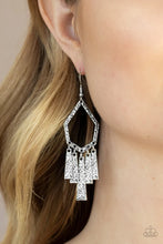 Load image into Gallery viewer, Paparazzi ♥ Museum Find - Silver ♥ E2375