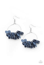 Load image into Gallery viewer, Paparazzi ♥ Flirty Florets - Blue ♥ E2373