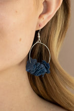 Load image into Gallery viewer, Paparazzi ♥ Flirty Florets - Blue ♥ E2373