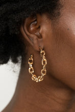 Load image into Gallery viewer, Paparazzi ♥ Stronger Together - Gold ♥ Post E2392