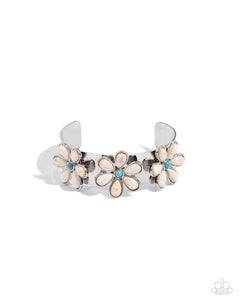 Paparazzi ♥ Desert Flower Patch - Multi ♥ Cuff B680