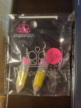 Load image into Gallery viewer, Paparazzi ♥ Iconic Institution - Yellow ♥ E2186