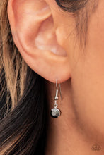 Load image into Gallery viewer, Paparazzi ♥ Fit for a DRAMA QUEEN - Silver ♥ N1604