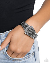 Load image into Gallery viewer, Paparazzi ♥ Order of the Arrow - Silver ♥ B736