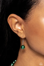 Load image into Gallery viewer, Paparazzi ♥ Manhattan Mogul - Green ♥ N1880