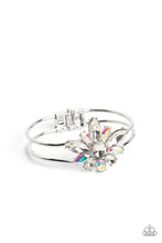 Load image into Gallery viewer, Paparazzi ♥ Chic Corsage - White ♥ B417
