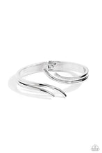 Load image into Gallery viewer, Paparazzi ♥ Elven Elegance - Silver ♥ B651