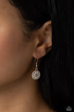 Load image into Gallery viewer, Paparazzi ♥ Chrysanthemum Craze - Orange ♥ N1817