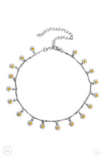 Load image into Gallery viewer, Paparazzi ♥ Delicate Display - White ♥ Chocker N1976