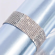 Load image into Gallery viewer, Paparazzi ♥ Disco Dame - White ♥ B1121