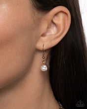 Load image into Gallery viewer, Paparazzi ♥ Seashell Sophistication - Brass ♥ N2300