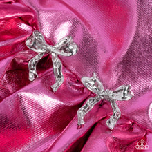 Load image into Gallery viewer, Paparazzi ♥ Princess Treatment - Silver ♥ Post E1667