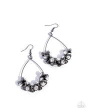 Load image into Gallery viewer, Paparazzi ♥ Courageous Chandelier - Black ♥ E2243