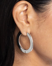 Load image into Gallery viewer, Paparazzi ♥ Circling Chariot - Silver ♥ Post Hinge E2262