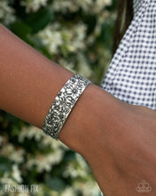 Load image into Gallery viewer, Paparazzi ♥ Glimpses of Malibu - Complete Trend Blend ♥ GM-0825
