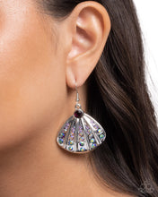 Load image into Gallery viewer, Paparazzi ♥ Sophistication Seashell  - Purple ♥ E2338