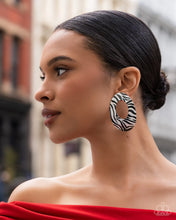 Load image into Gallery viewer, Paparazzi ♥ Zebra Style - Multi ♥ Post E2182
