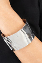 Load image into Gallery viewer, Paparazzi ♥ Modern Metallurgy - Silver ♥ B466