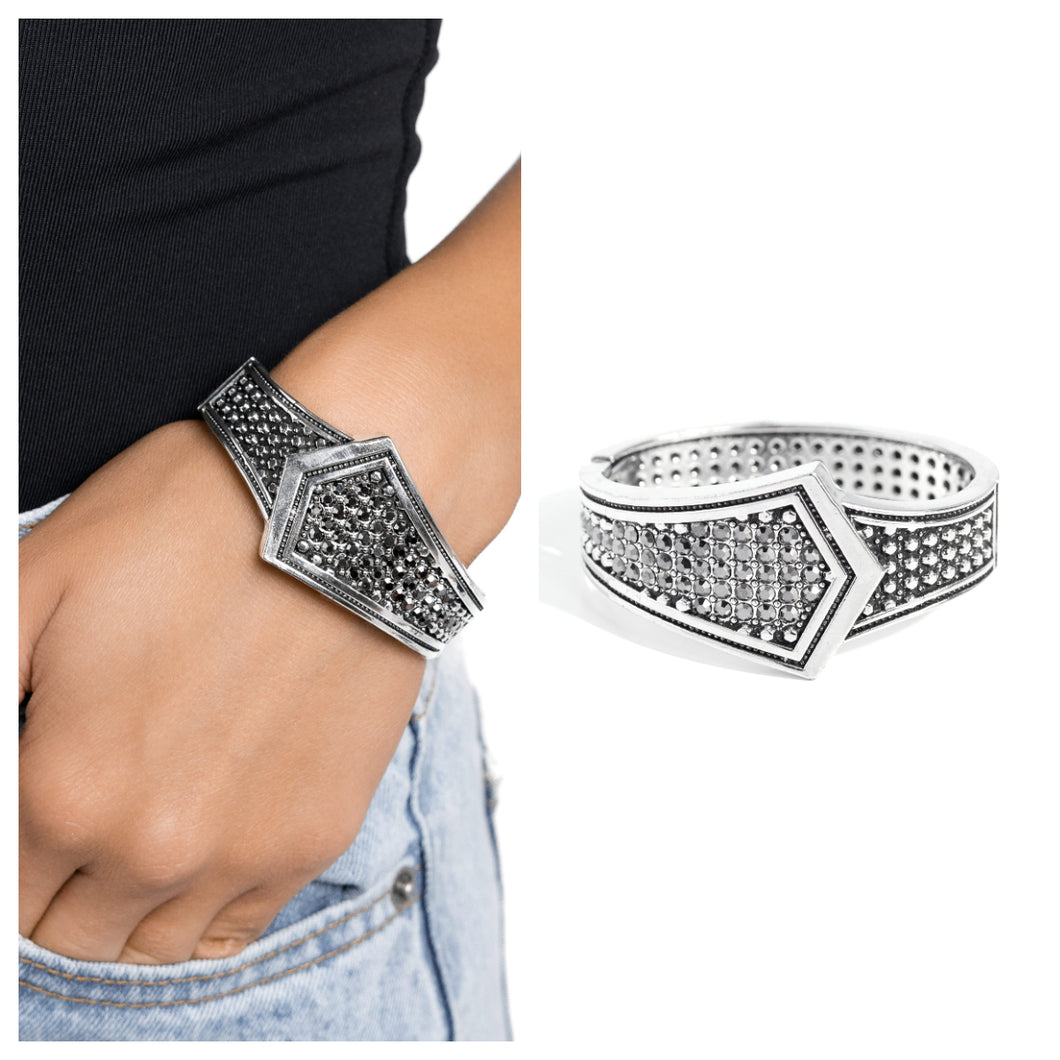 Paparazzi ♥ Order of the Arrow - Silver ♥ B736