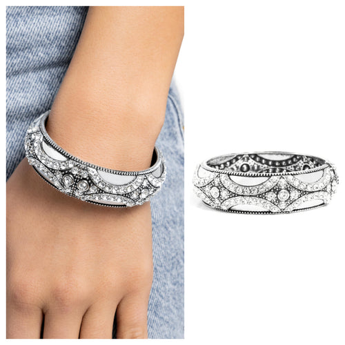 Paparazzi ♥ Draped in Decadence - White ♥ Hinge B749