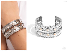 Load image into Gallery viewer, Paparazzi ♥ Harmonious Haven - White ♥ B821