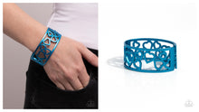 Load image into Gallery viewer, Paparazzi ♥ Steal Your Heart - Blue ♥ B910