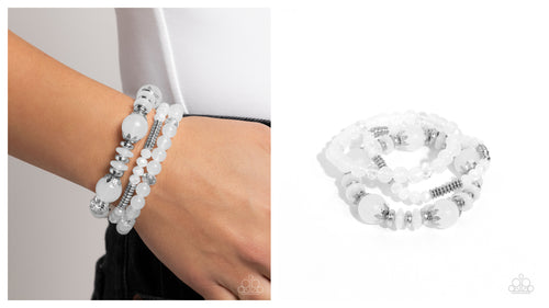 Paparazzi ♥ Flashy Frugality - White ♥ B924