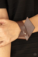 Load image into Gallery viewer, Paparazzi ♥ PIECE Offering - Brown ♥ BW129