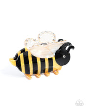 Load image into Gallery viewer, Paparazzi ♥ Bee Backdrop - Yellow ♥ C79