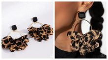 Load image into Gallery viewer, Paparazzi ♥ Charming Cheetah - Gold ♥ Post E1680