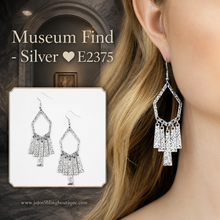 Load image into Gallery viewer, Paparazzi ♥ Museum Find - Silver ♥ E2375