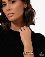 Load image into Gallery viewer, Paparazzi ♥ Chic Clover - Gold ♥ B1041