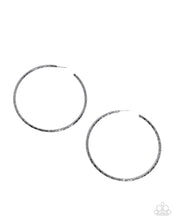 Load image into Gallery viewer, Paparazzi ♥ Closer To Chic - Black ♥ E1813