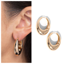 Load image into Gallery viewer, Paparazzi ♥ Oval Official - Gold ♥ E1309