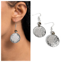 Load image into Gallery viewer, Paparazzi ♥ Prehistoric Perfection - Multi ♥ E1323