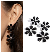 Load image into Gallery viewer, Paparazzi ♥ A Blast of Blossoms - Black ♥ Post E1375