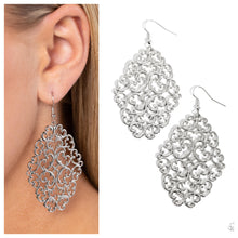 Load image into Gallery viewer, Paparazzi ♥ Contemporary Courtyards - Silver ♥ E1378