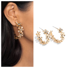 Load image into Gallery viewer, Paparazzi ♥ Floral Flamenco - Gold ♥ E1398
