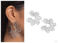 Load image into Gallery viewer, Paparazzi ♥ Floral Fame - Silver ♥ E1403