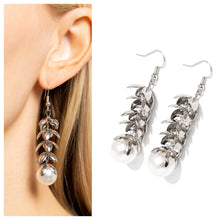 Load image into Gallery viewer, Paparazzi ♥ Ocean FROND Property - White ♥ E1416