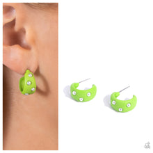 Load image into Gallery viewer, Paparazzi ♥ Cover PEARL - Green ♥ Post E1422