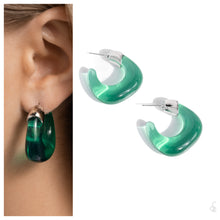 Load image into Gallery viewer, Paparazzi ♥ Clear Charm - Green ♥ Post E1504
