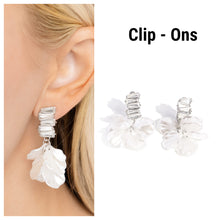 Load image into Gallery viewer, Paparazzi ♥ Stacked Sprigs - White ♥ Clip-On E1516